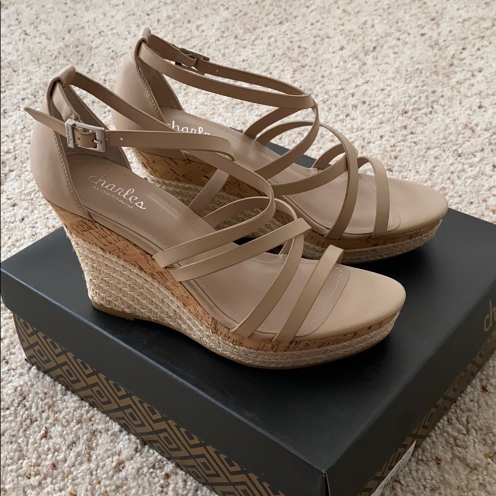 Straps nude wedges